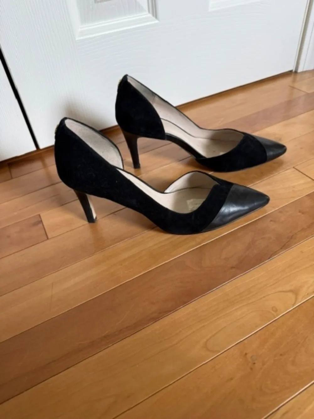 Cole Haan 8.5 women's Black leather and suede 3in heals